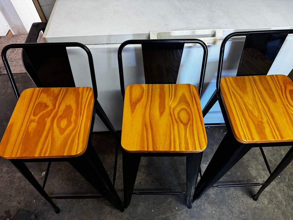 3 Cadeiras de bar , estilo Industrial.
