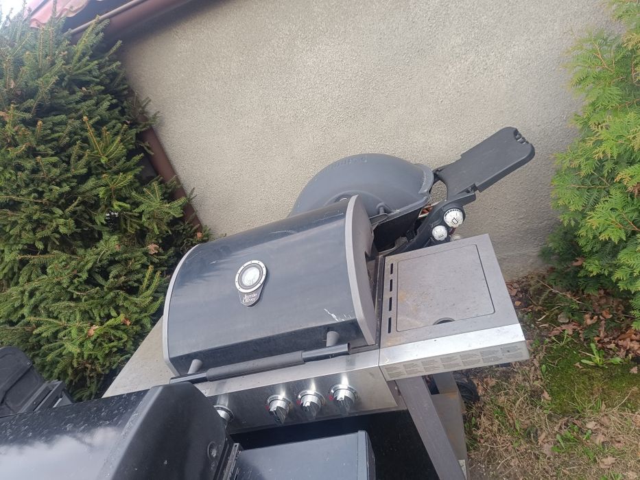 Grill gazowy węglowy Weber Broil King