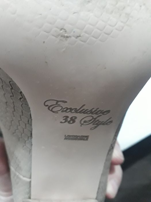 Туфлі жіночі бежеві