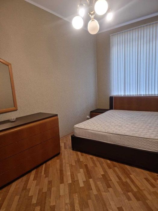 Продам 3 кв вул. Свободи ( Іванова) 12/16, до метро -4 хвилини