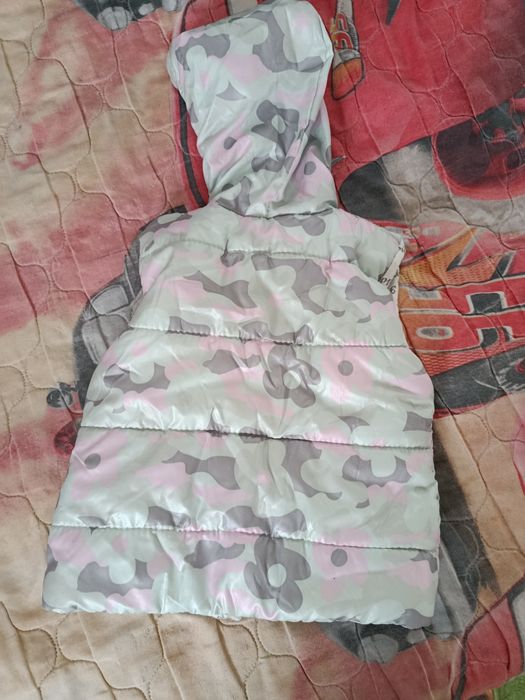 Безрукавка для дівчаток на 6-12міс