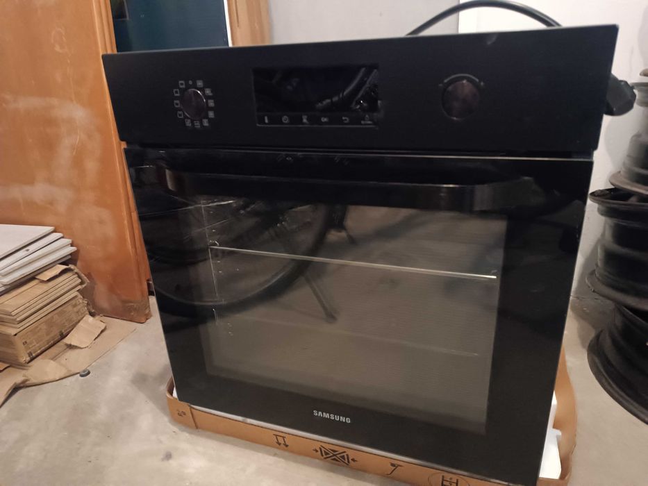 Piekarnik pod zabudowę Samsung NV70K2340RB/EO