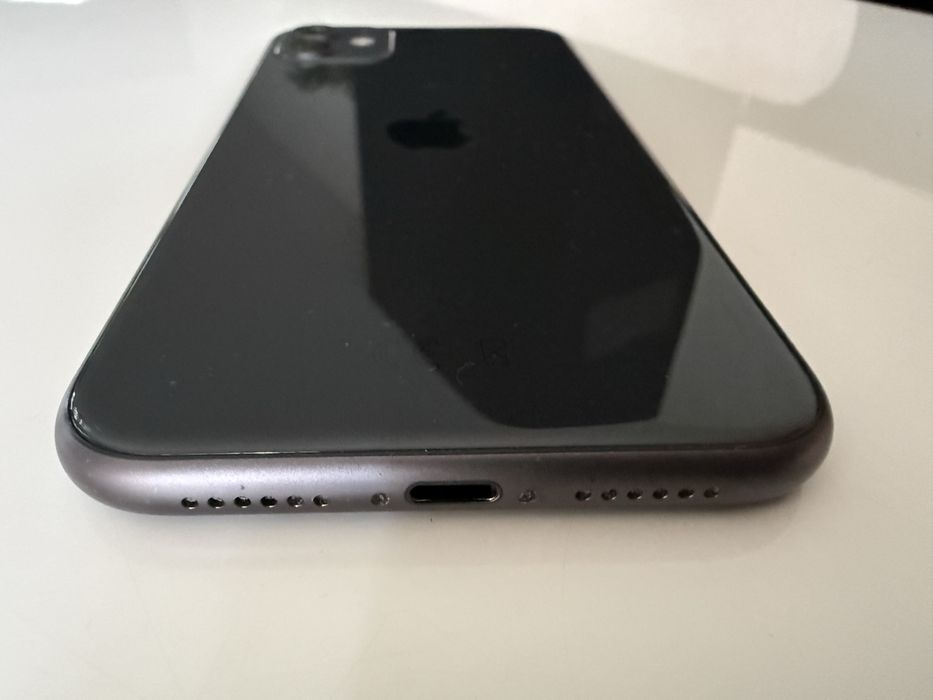 Iphone 11 256GB excelete estado.