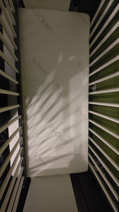 Łóżeczko dla dziecka + materac Rukka