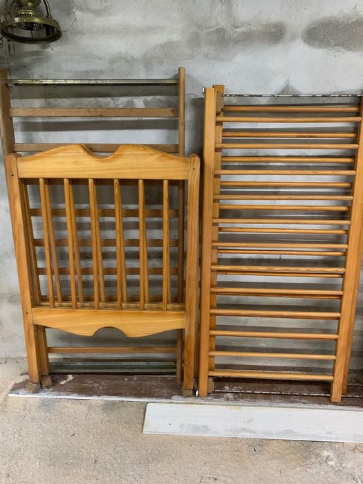 Cama de bebé e criança em madeira