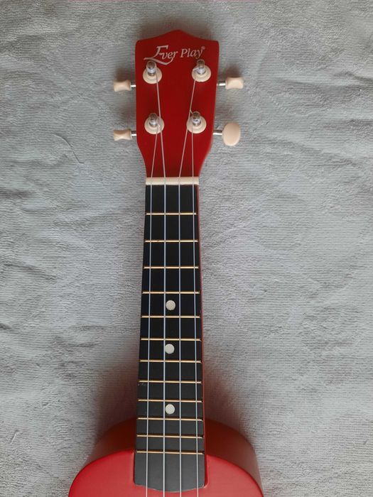 Ukulele sopranowe/ Ever Play UK-21 / Gitara / Gitarka / Czerwone (cena do negocjacji)