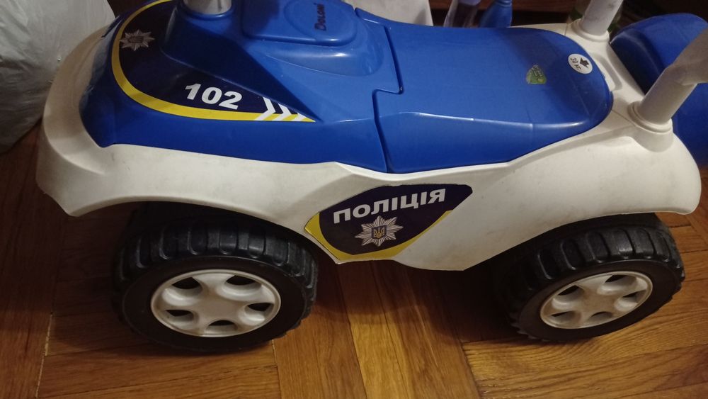 Детский автомобиль для езды