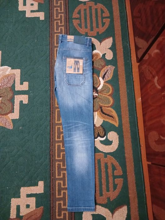 Продам джинси чоловічі і кросівки найк