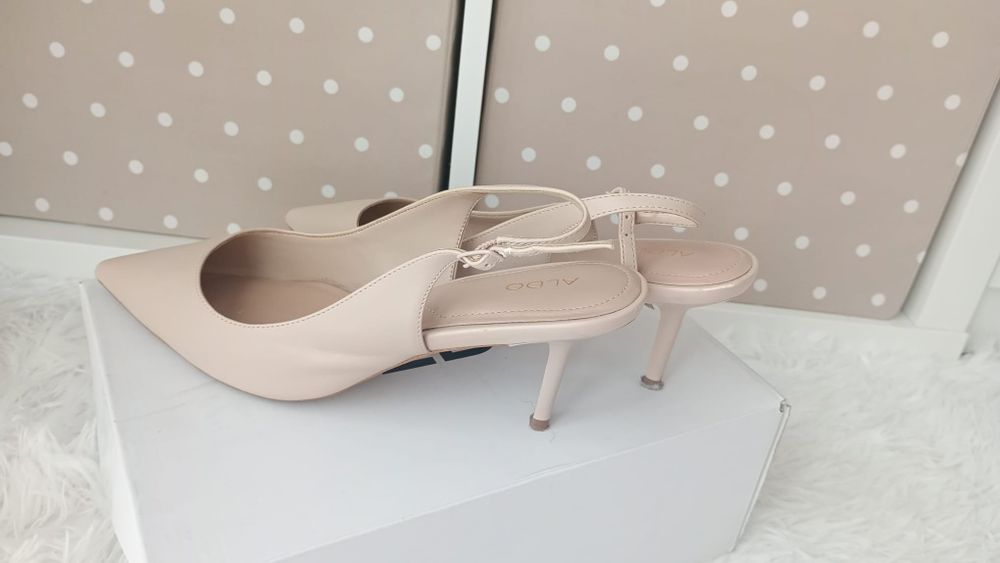 Sandalias tam 37 marca Aldo