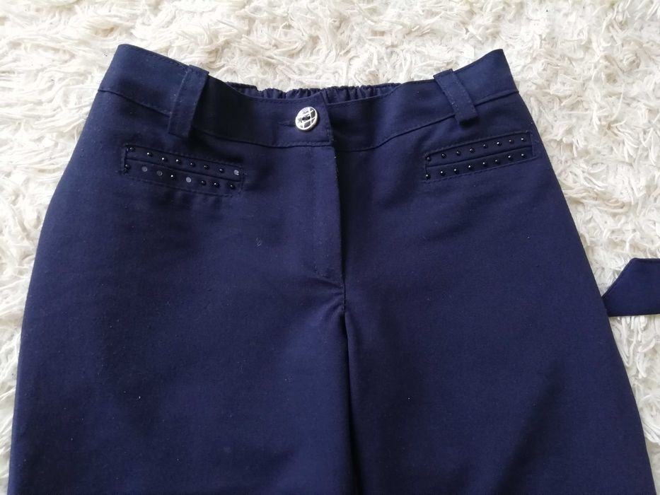 Шкільна форма для дівчинки