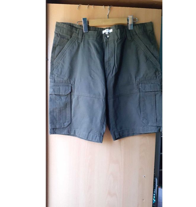 Calções cargo verdes 46
