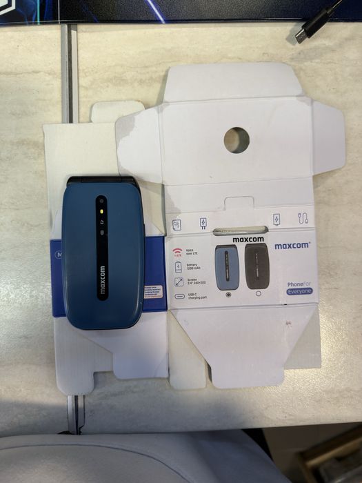 Telefon Maxcom MM828