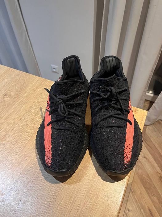 adidas Yeezy boost 350 v2 core black red 44.