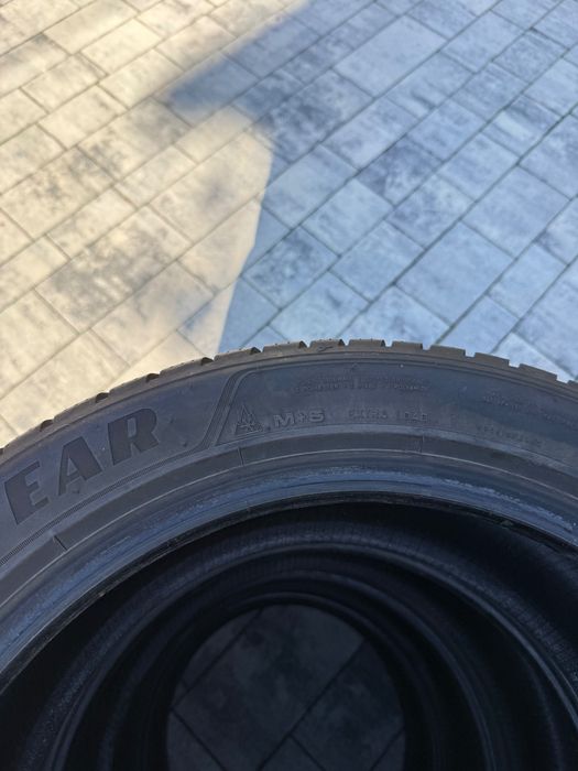 Goodyear Ultragrip Performance + 245/45/18 (homologacja BMW, ~7mm)