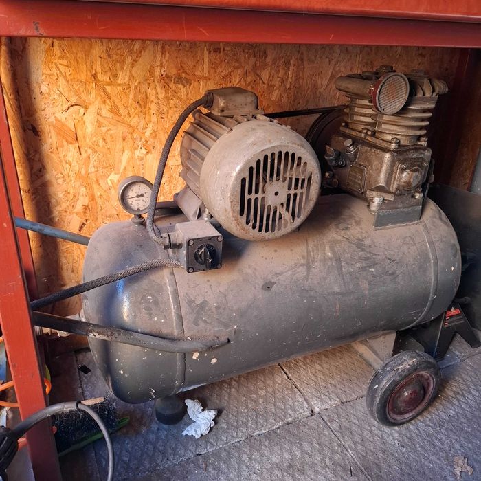 Sprężarka dwu tłokowa Polska silnik 1,5 kw, 380 v zbiornik 100 litrów