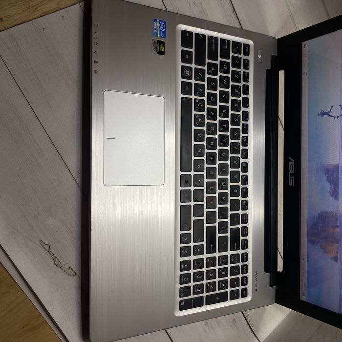 Ноутбук ASUS K56CB i3/2GB відеокарта/4GB ОП/500GB