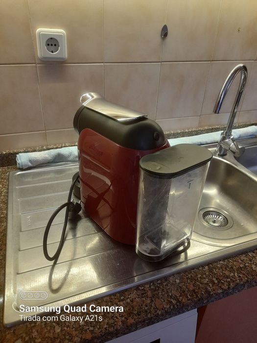 Máquina de café Delta Q - 50€ muito bem estimada