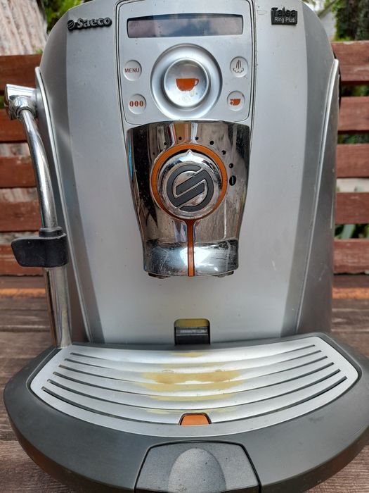 Продам кофемашину Saeco.