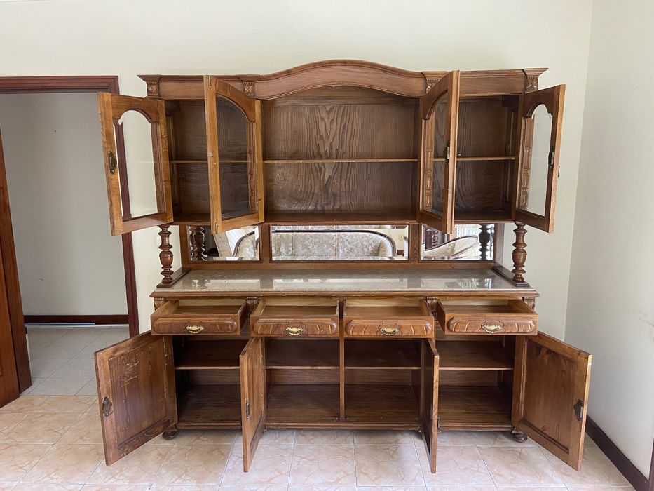 Móvel de Madeira - Cristaleira c/ espelho