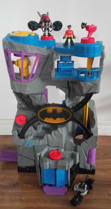 Jaskinia Batmana Fisher Price-ruchoma, idealna dla młodszych dzieci v1