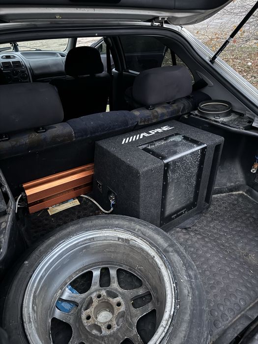 Mitsubishi Carisma 1998 митцубиси каризма