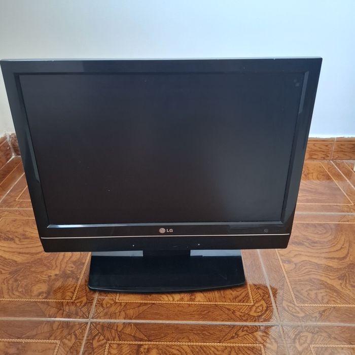 TV LG, ecrã de 50cm