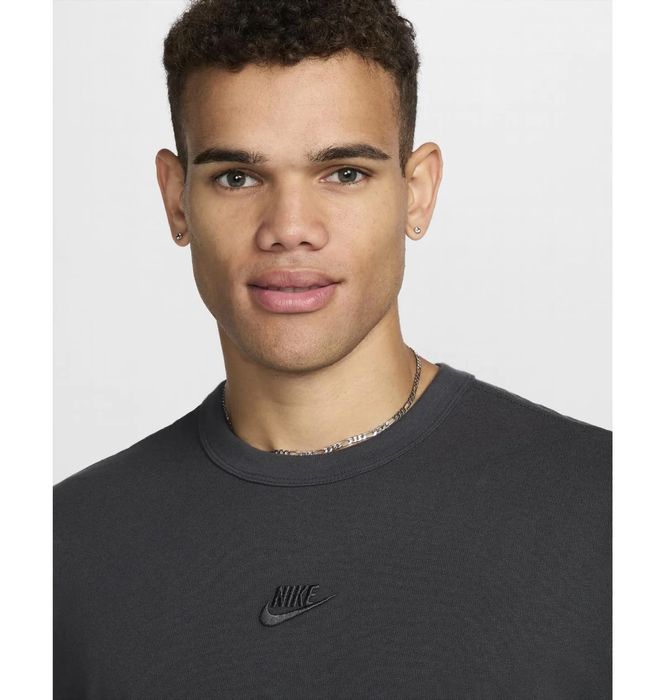 Футболка Nike T-Shirt Sportswear Premium Essentials Black оригінал DO7392-060