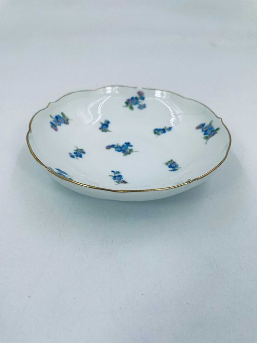 Spodek z porcelany miśnieńskiej