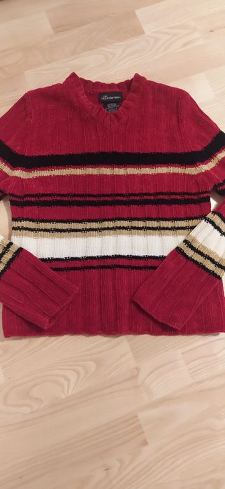 Ciepły, krótki sweterek