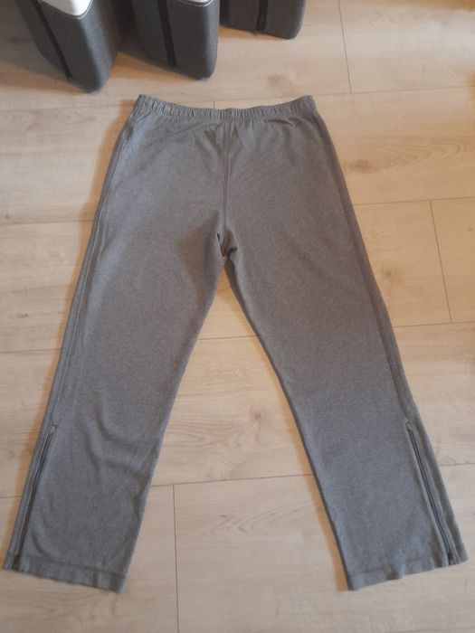 Szare spodnie dresowe Nike