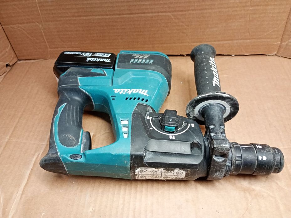 Młotowiertarka Makita DHR 243