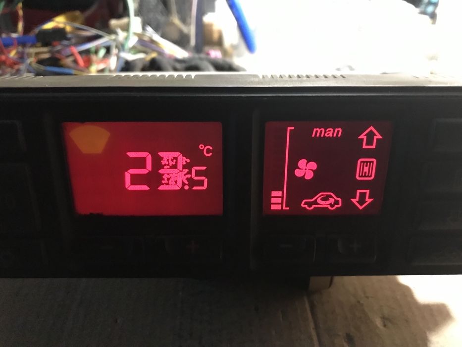 Блок управления климат контролем.