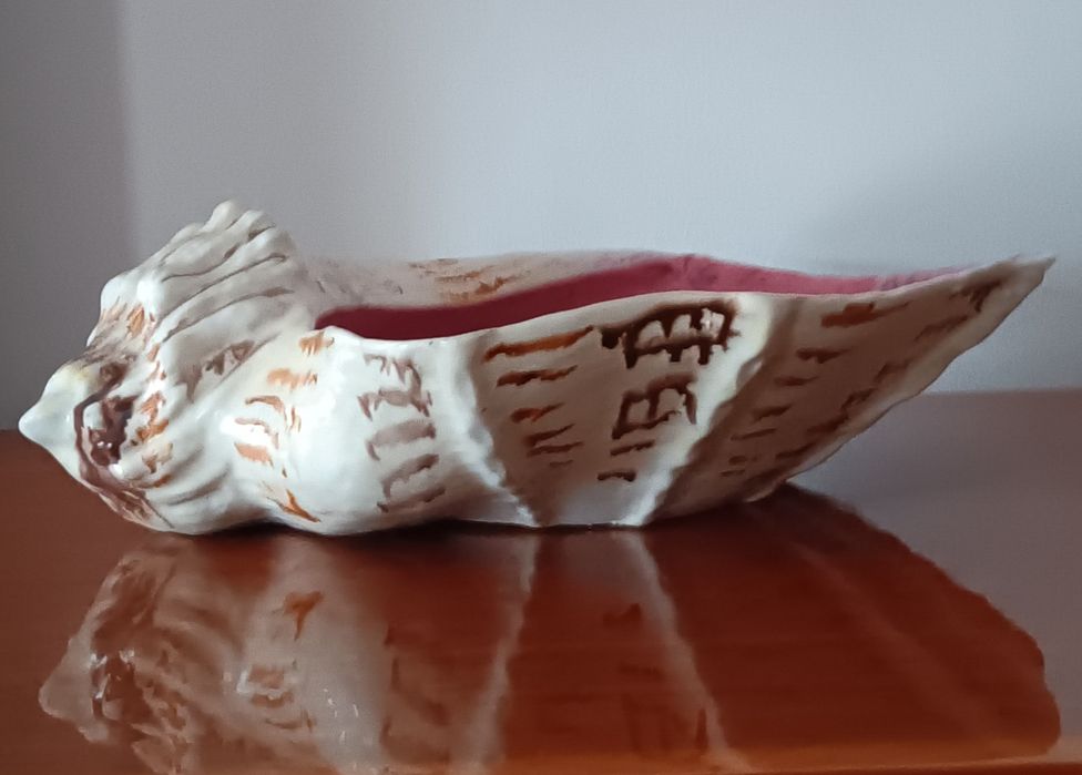 Secla. Azulejos  Knud, jarra, concha e búzio.  , jarra