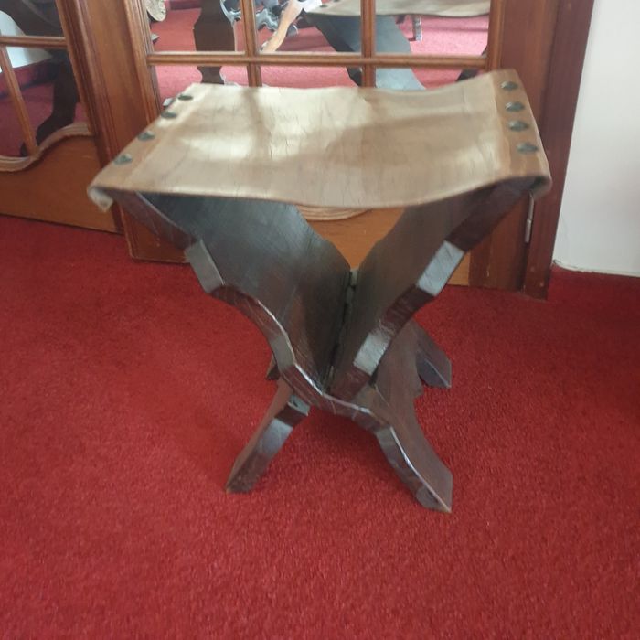 Bancos rústico com couro