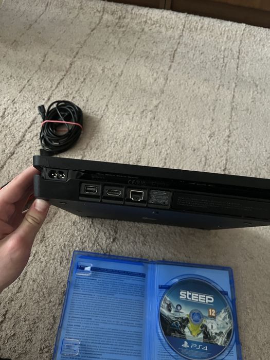 Playstation 4 slim 1tb + Steep