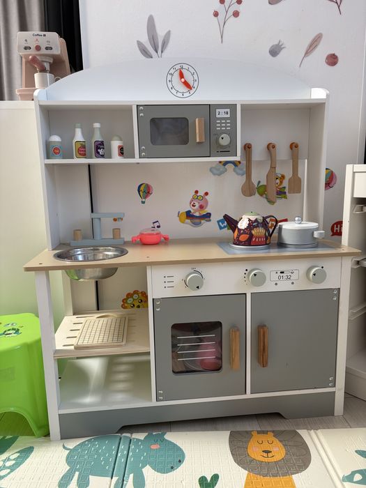 Дитяча деревʼяна кухня