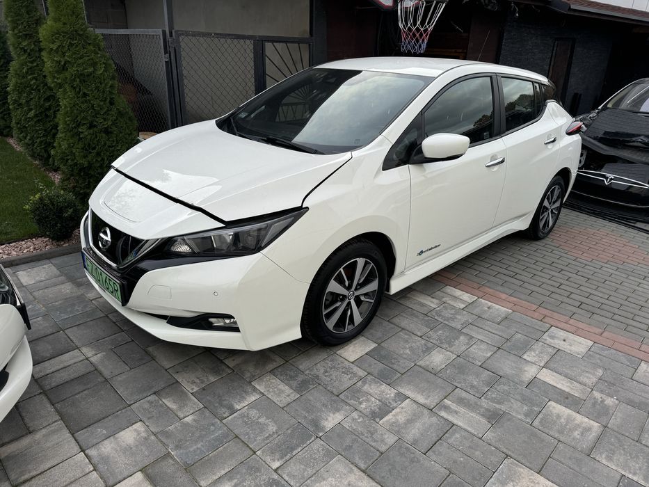 РАЗБОРКА Nissan Leaf ze1 40 62 Кришка Ляда Бампер Фонарь. ЗАПЧАСТИ