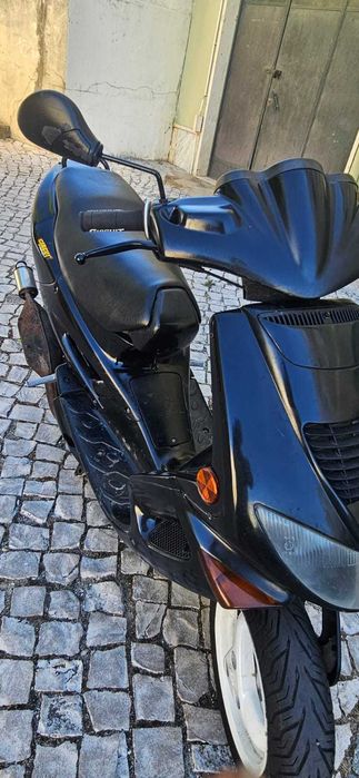 Peugeot Speedfigther 50cc revisionada em bom estado pronta a andar ideal para cidadinos com consumos baixos