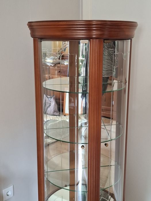 Cristaleira em madeira de mogno