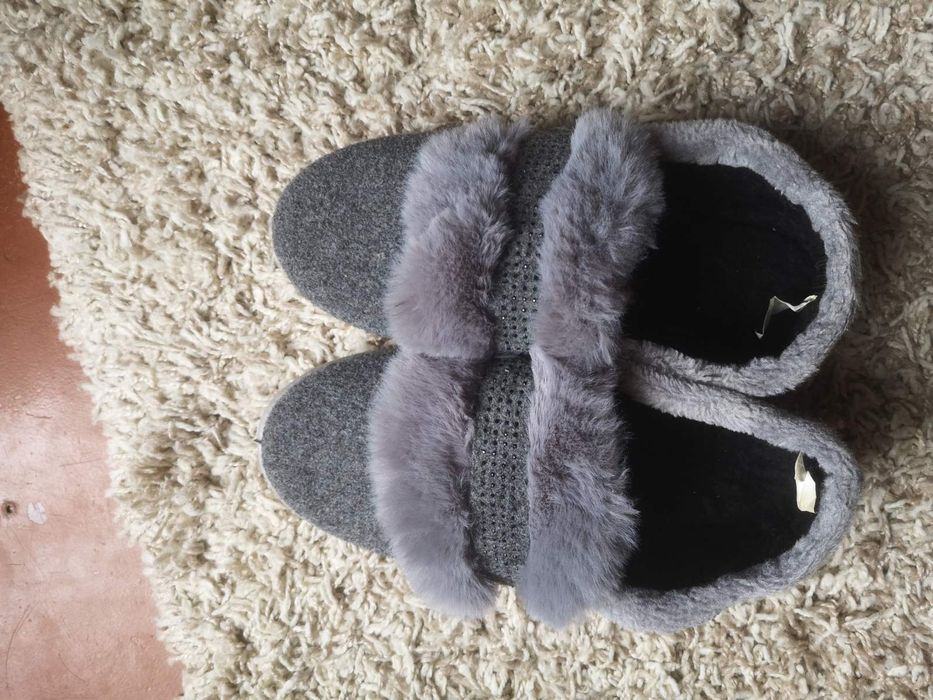Тапочки жіночі теплі сірі з хутряних опущеним progress