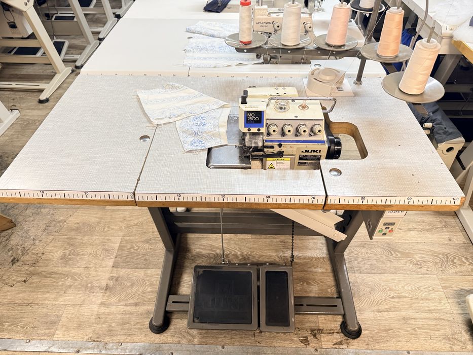 Overlock owerlok Juki MO-2516 5-nitkowy 230v Servo BDB