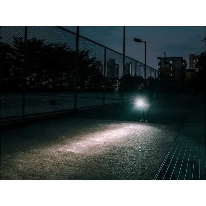 Fenix E20 V2.0 Latarka diodowa LED czarna 350lm ZASIĘG 126 metrów!