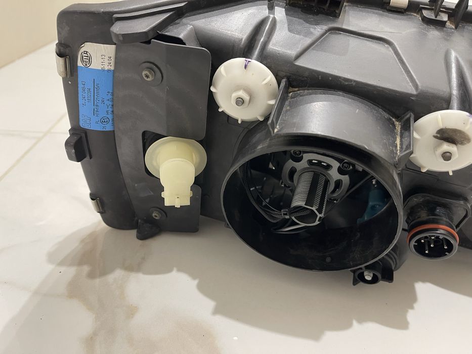 Фари Даф 95/105 bi-led AMS
