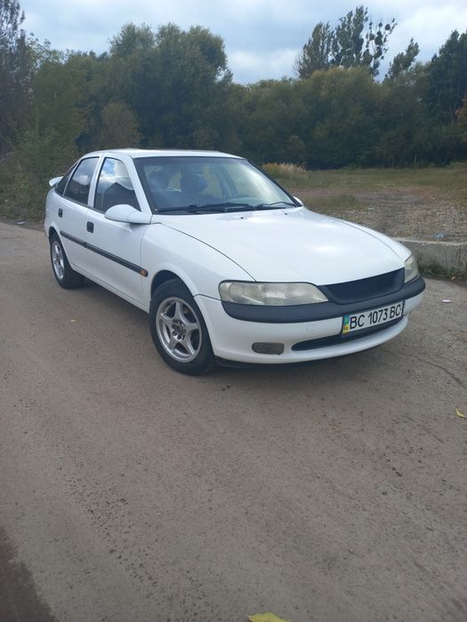 Opel vectra b 1.6 бензин