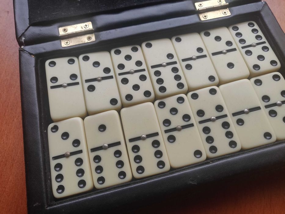 conjunto Domino preto