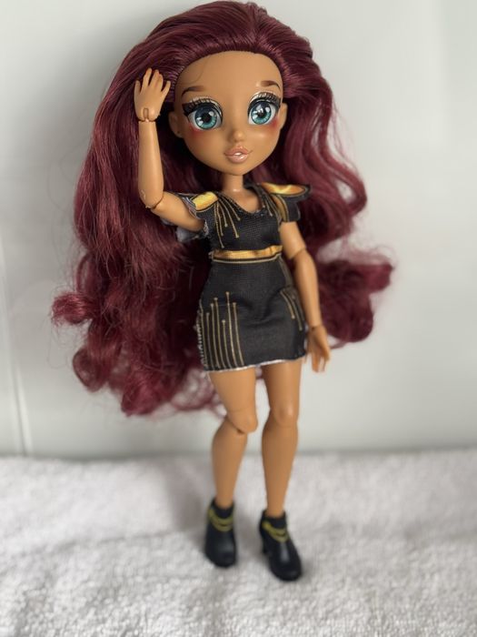 Lalka typu barbie zuru
