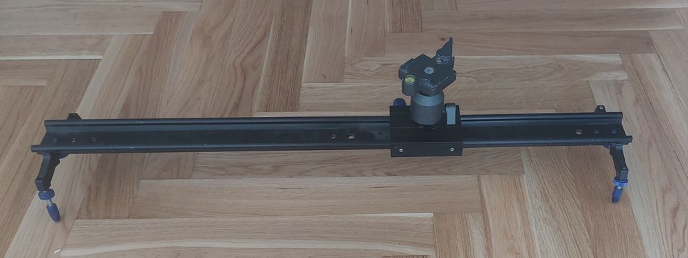 Slider kamerowy z głowicą kulową