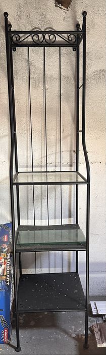 Estante metalica con prateleiras em vidro