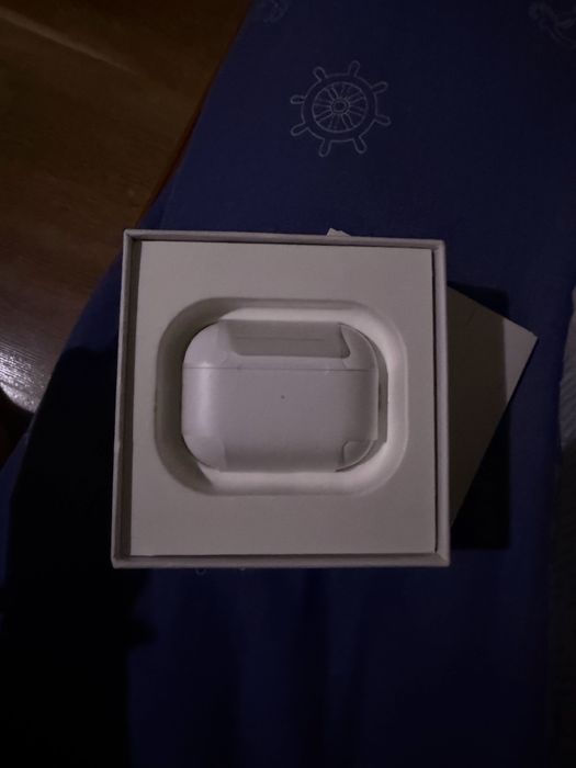 AirPods Pro (2nd generation) with MagSafe Charging Case (USB-C)