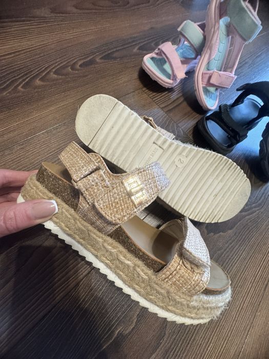 Літнє взуття 31 32 35 босоніжки, crocs , steve madden